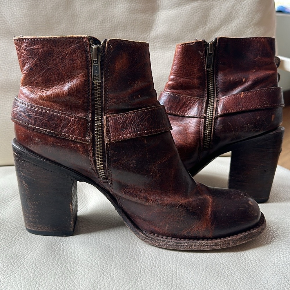 FREEBIRD FB-BOLO size 9 - red/brown leather boots